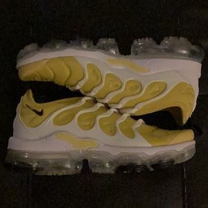 Women’s Air Vapormax size 7.5